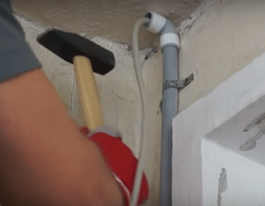 Покроковий ремонт лоджії: 2 варіанти чистової обробки для починаючого майстра