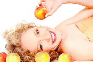 Чудові властивості масла кісточок персика: опис переваг і майстер клас приготування маски для обличчя