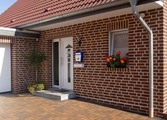 Фасадні панелі для зовнішньої обробки будинку   види і ціна, переваги і недоліки