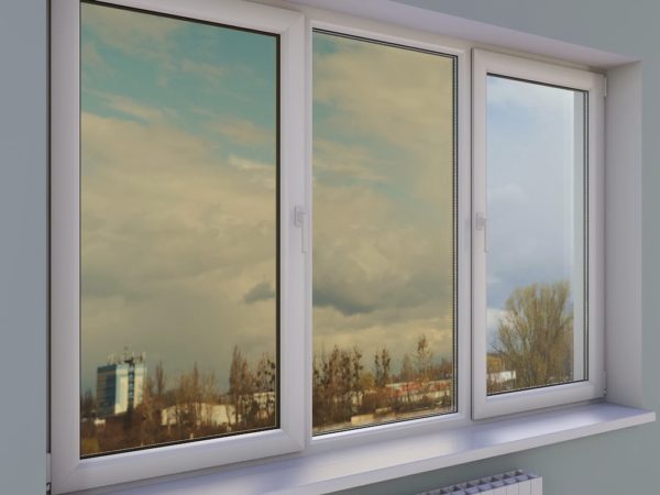 Плівка на вікна чотирьох різних типів: як наклеїти самому? Плівка на вікна чотирьох різних типів: як наклеїти самому?