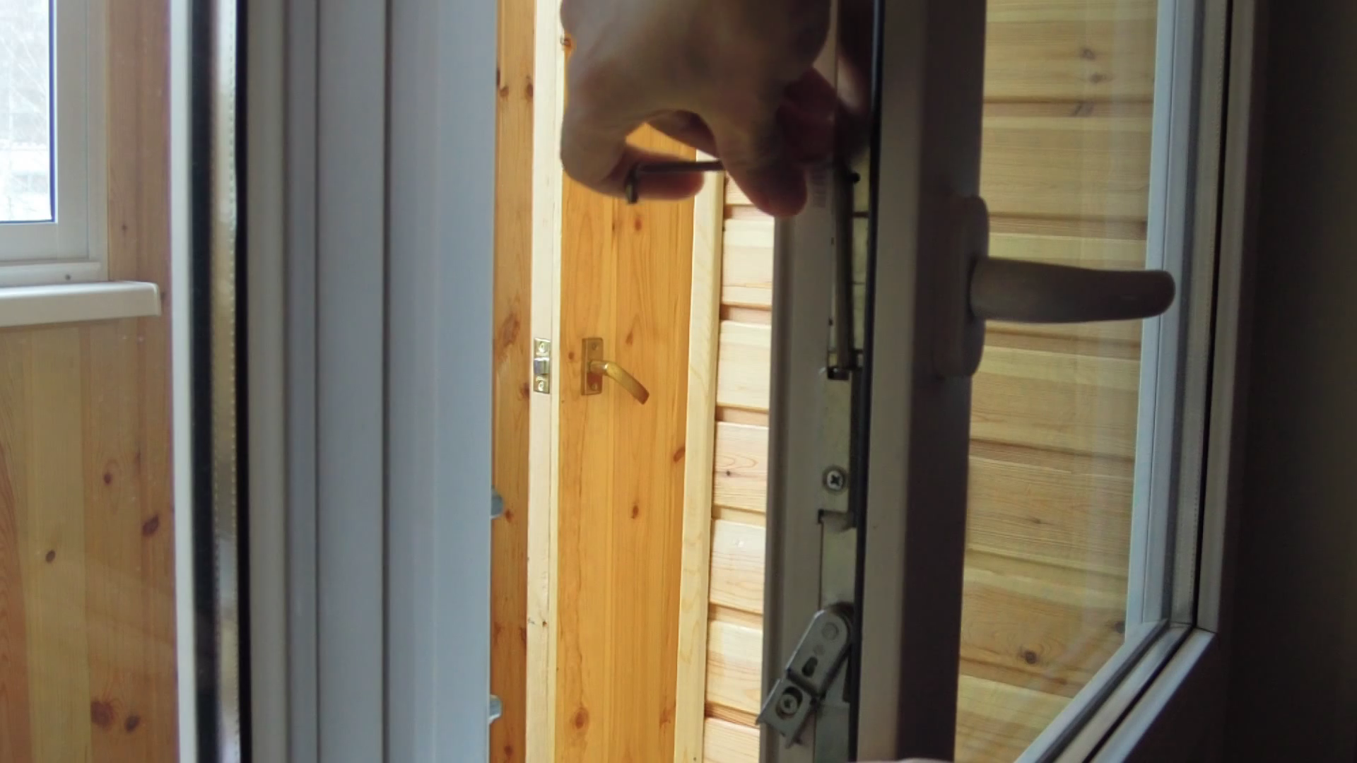 Як виконується регулювання пластикових вікон і дверей самостійно — прості інструкції для кращого результату