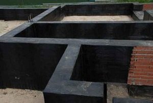 Гідроізоляція стрічкового фундаменту своїми руками: для чого потрібна і як правильно зробити