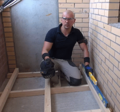 Покроковий ремонт лоджії: 2 варіанти чистової обробки для починаючого майстра