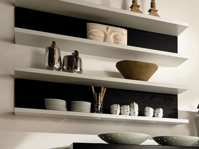 Як зробити полицю на стіну своїми руками з дерева і скла?