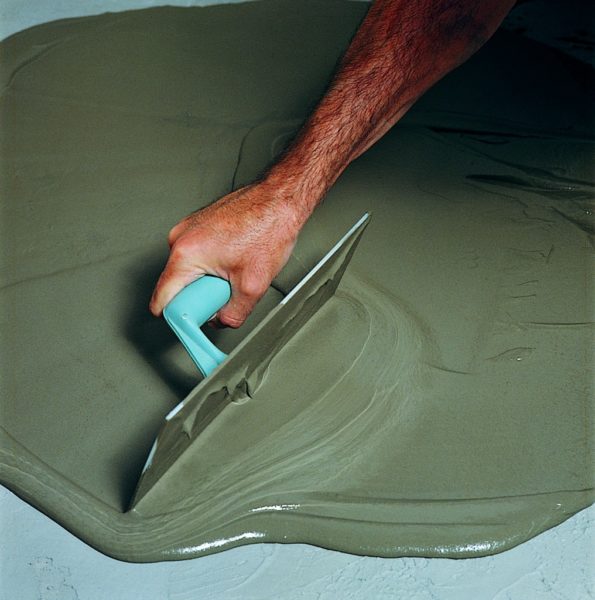 Як зробити підлогу на балконі — 3 найкращих варіанти і їх особливості