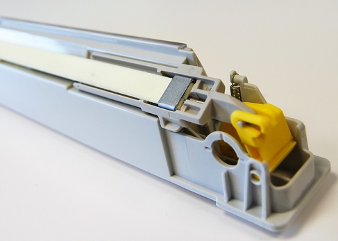 Припливний клапан на пластикові вікна: 3 види пристроїв і одна технологія установки