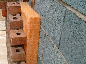 Будівництво гаража з піноблоків своїми руками: фундамент, стіни, дах, відео інструкція