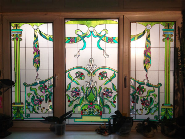 Плівка на вікна чотирьох різних типів: як наклеїти самому? Плівка на вікна чотирьох різних типів: як наклеїти самому?