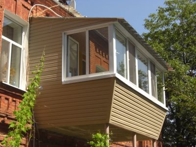 Якісна обробка балкона сайдингом без сторонньої допомоги