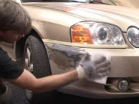 Видалення подряпин на бампері своїми руками — способи і технологія