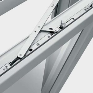 Фурнітура для пластикових вікон: вивчаємо 3 основні «мязи вікна», регулюємо, змащуємо