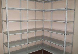 Як зробити полиці у погребі своїми руками — фото