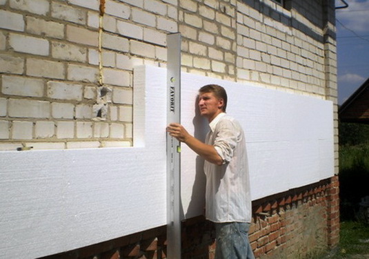Утеплення фасаду пінопластом – секрети та нюанси, про які вам ніхто не розкаже
