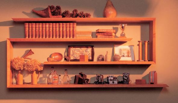 Як зробити полицю на стіну своїми руками з дерева і скла?