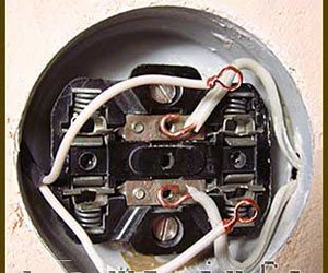 Монтаж вимикача прихованої установки на стіні