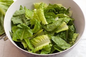 Хрусткий і соковитий салат Романо: фото, опис та корисні властивості овочу