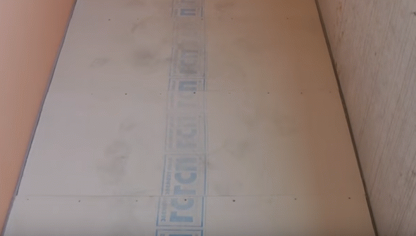 Як зробити підлогу на балконі — 3 найкращих варіанти і їх особливості