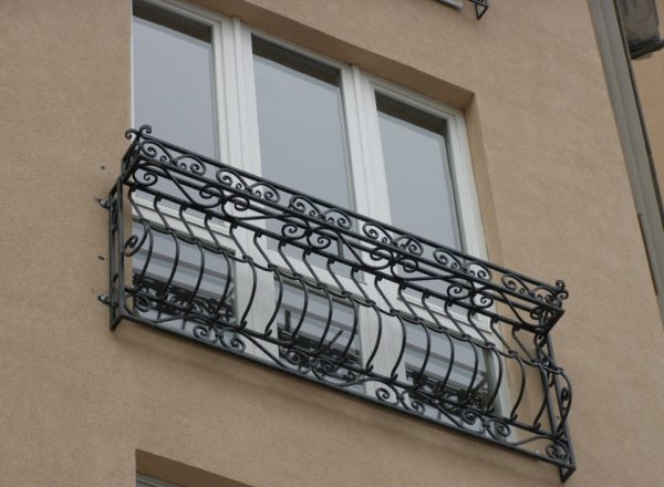 Французький балкон – витончене рішення плюс 3 квадратних метра площі