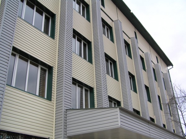 Залізний сайдинг: надійне і практичне рішення для обробки промислових і громадських обєктів Залізний сайдинг: надійне і практичне рішення для обробки промислових і громадських обєктів