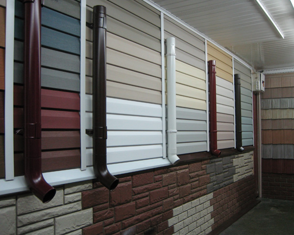 Обшивка деревяного будинку сайдингом своїми руками – поради по монтажу Обшивка деревяного будинку сайдингом своїми руками – поради по монтажу