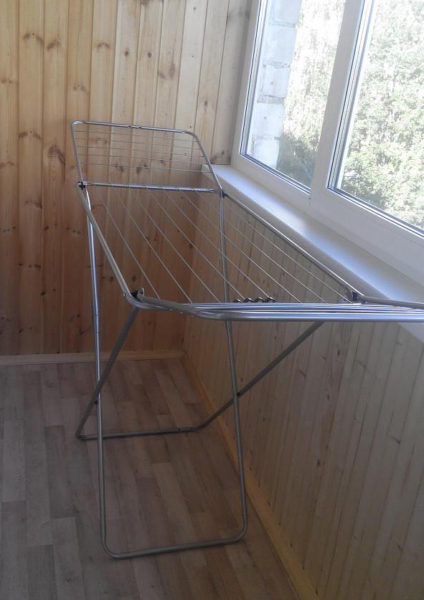 Сушарка для білизни на балкон — огляд 4 найбільш популярних рішень