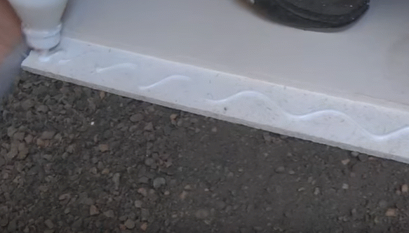 Як зробити підлогу на балконі — 3 найкращих варіанти і їх особливості