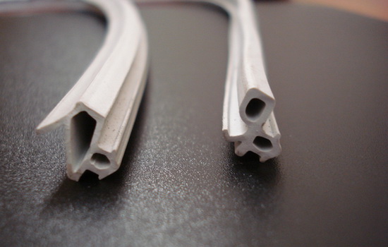 Як вибрати і замінити ущільнювач для пластикових вікон: 4 основних виду Як вибрати і замінити ущільнювач для пластикових вікон: 4 основних виду