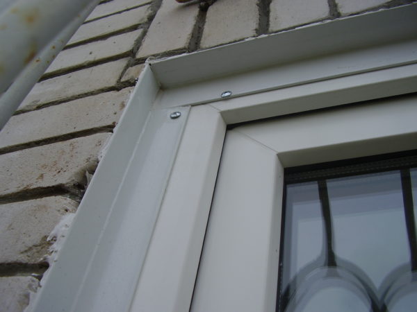 Нащільники на вікна ПВХ — 3 варіанти виробів та їх особливості