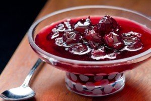 Користь і шкода вишні для здоровя: склад плодів, їх лікувальні властивості та застосування