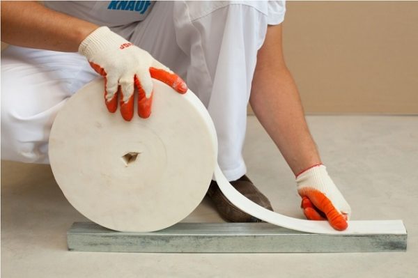 Монтаж гіпсокартону на стелю – найпростіша технологія проведення робіт