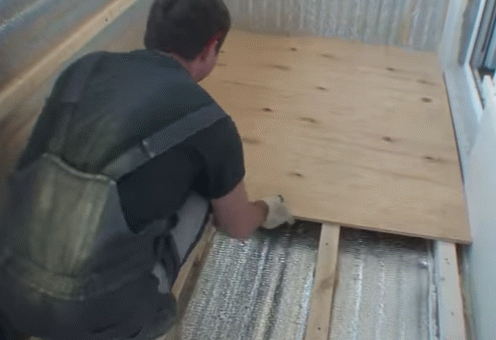 Покроковий ремонт лоджії: 2 варіанти чистової обробки для починаючого майстра