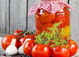 Як солити помідори холодним способом: рецепти, поради, фото і відео