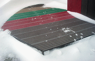 Фасадна дошка: традиційна обробка в сучасному стилі