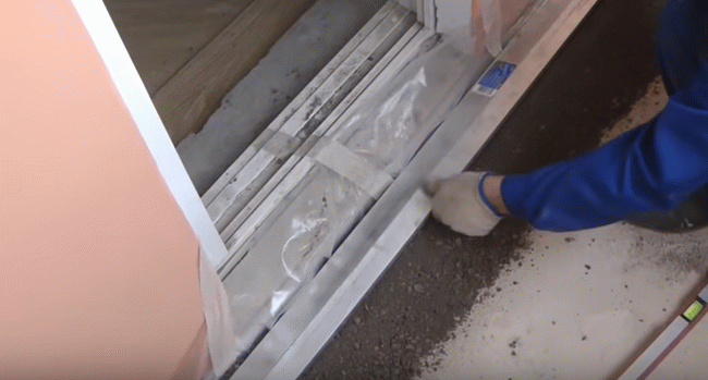 Як зробити підлогу на балконі — 3 найкращих варіанти і їх особливості