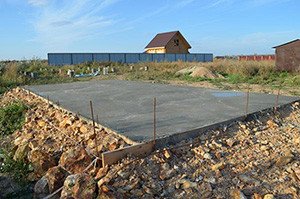 Будівництво гаража з піноблоків своїми руками: фундамент, стіни, дах, відео інструкція