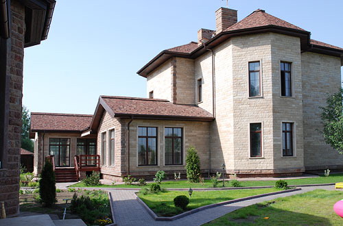 Оздоблення сайдингом дачного будинку – сучасна технологія