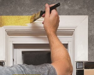 Як приклеїти і чим пофарбувати молдинг: правила монтажу, рекомендації по фарбуванню, фото і відео інструкція