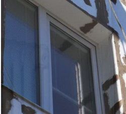 Монтаж сайдинга навколо вікна: 3 варіанти установки і важливі моменти