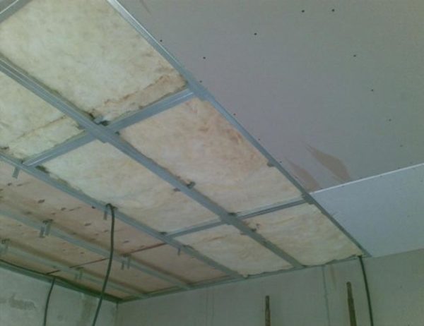 Монтаж гіпсокартону на стелю – найпростіша технологія проведення робіт