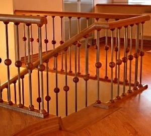 Установка балясин на деревяні сходи своїми руками: варіанти кріплення, етапи монтажу, фото і відео