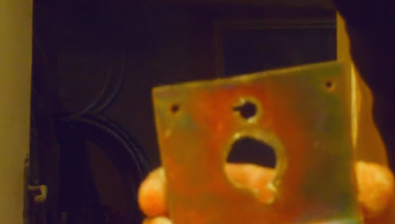 Як зробити полицю на стіну своїми руками: 3 простих варіанти для новачка