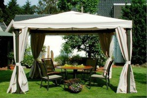 Намети для дачі: особливості конструкції, види з фото і схема складання