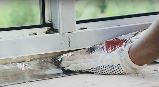 Як самостійно встановити балконні двері за 16 простих кроків