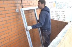 Засклення балконів в хрущовці: наводимо балкон в порядок за 3 кроки