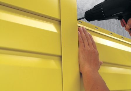 Обшивка будинку металлосайдінг своїми руками – покрокове керівництво Обшивка будинку металлосайдінг своїми руками – покрокове керівництво