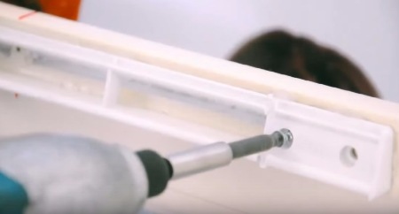 Припливний клапан на пластикові вікна: 3 види пристроїв і одна технологія установки