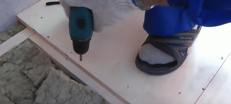 Як зробити підлогу на балконі — 3 найкращих варіанти і їх особливості