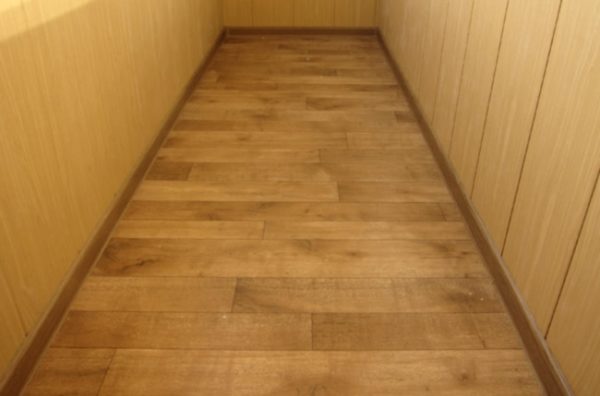 З чого зробити підлогу на балконі – 8 рішень на будь який смак З чого зробити підлогу на балконі – 8 рішень на будь який смак