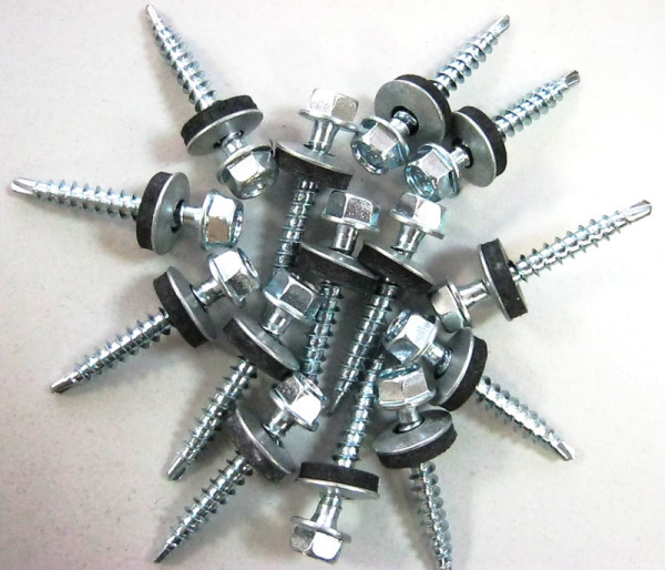 Особливості кріплення: вибираємо саморізи для сайдинга