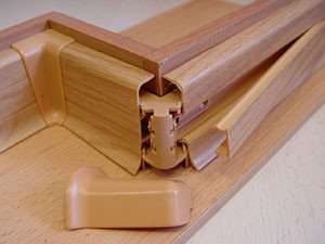 Як встановити підлоговий пластиковий плінтус